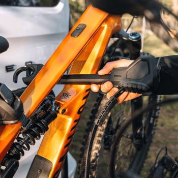 Nosič bicyklov Thule Velospace 3 3-bike + Thule adapter 90311 pre 4-tý bicykel